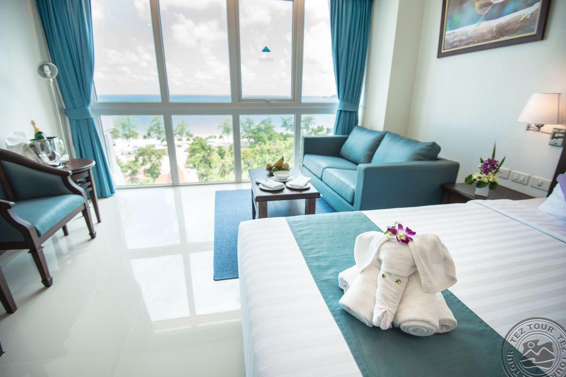 Andaman beach suites. Андаман Бич Сьютс. Andaman Beach Suites 4*. Andaman Seaview Hotel номера Superior. Andaman Beach Suites малый корпус.