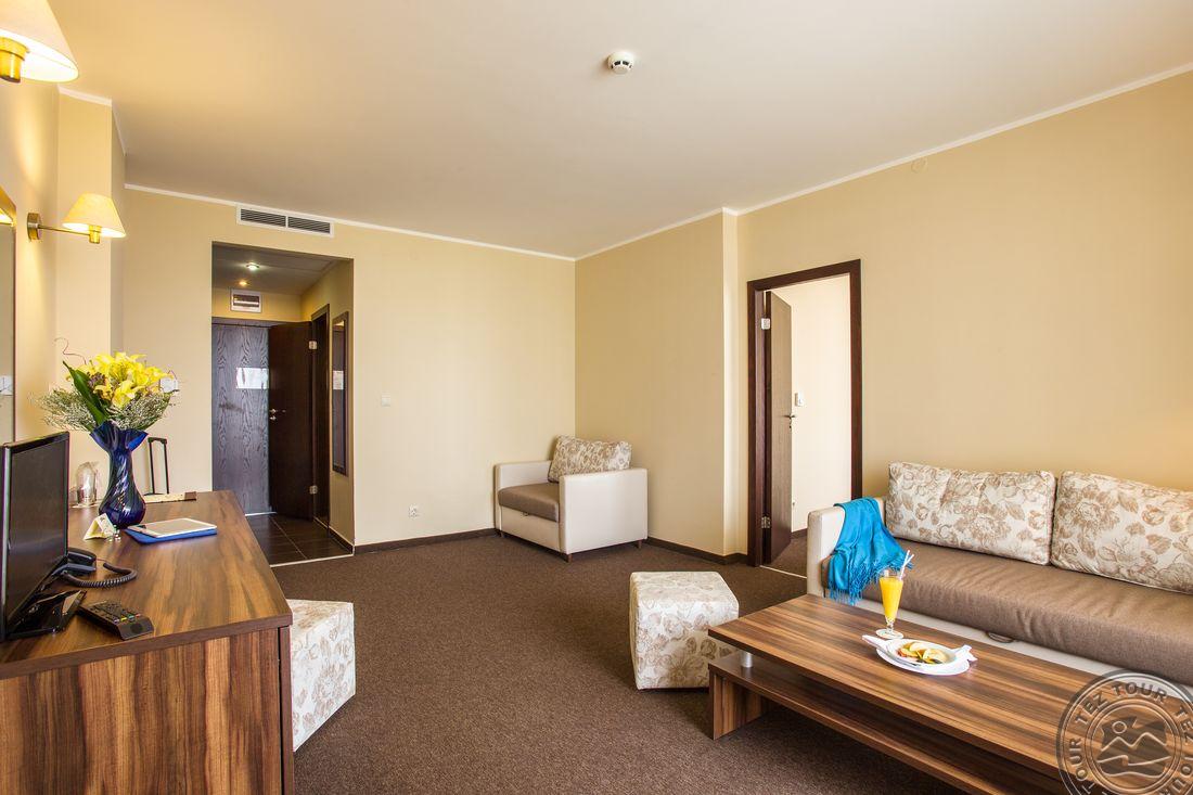 Laguna holiday club 4. Солнечный берег Лагуна 2. Лагуна парк 13 номер. Apartment Family Suite.